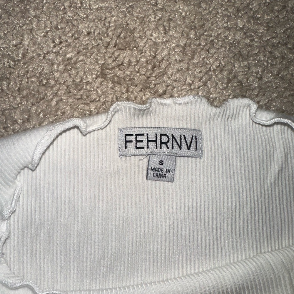 White Scallop Trim Women's Top - Picture 3 of 3